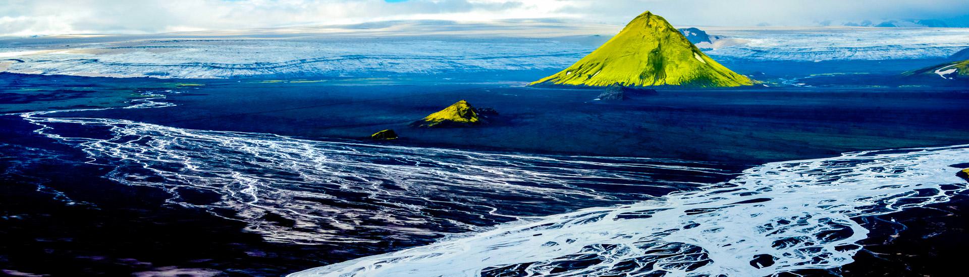Luftaufnahme Berg Mælifel (© Dirk Bleyer / Chamäleon) Luftaufnahme Berg Mælifel (© Dirk Bleyer / Chamäleon)