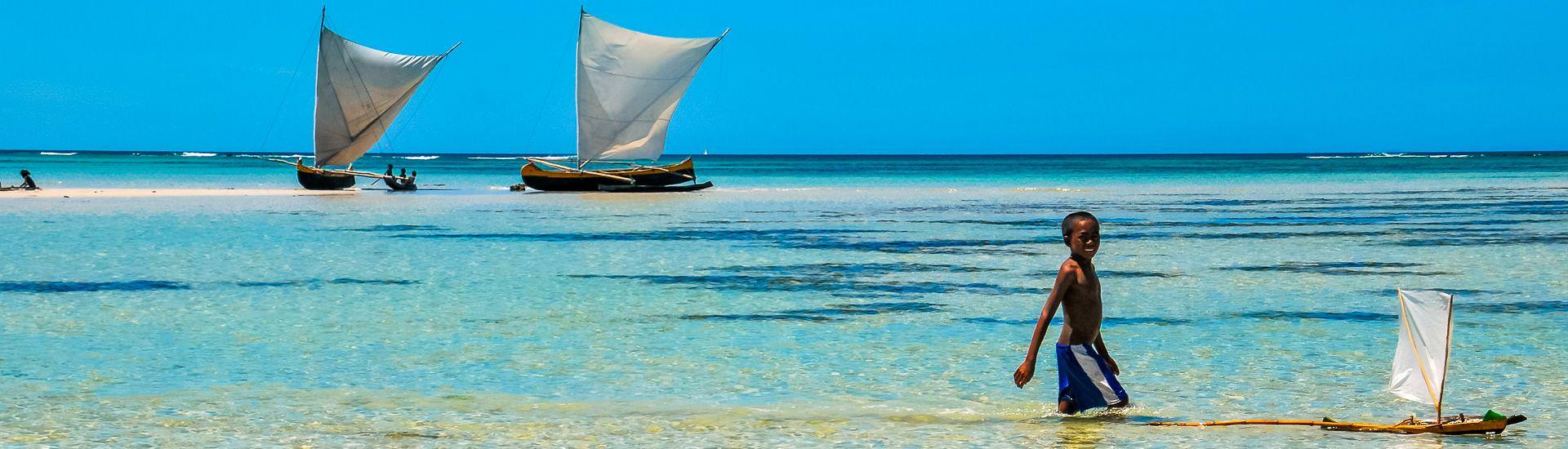 Fischerboote am Strand | © Gassytour / Chamäleon