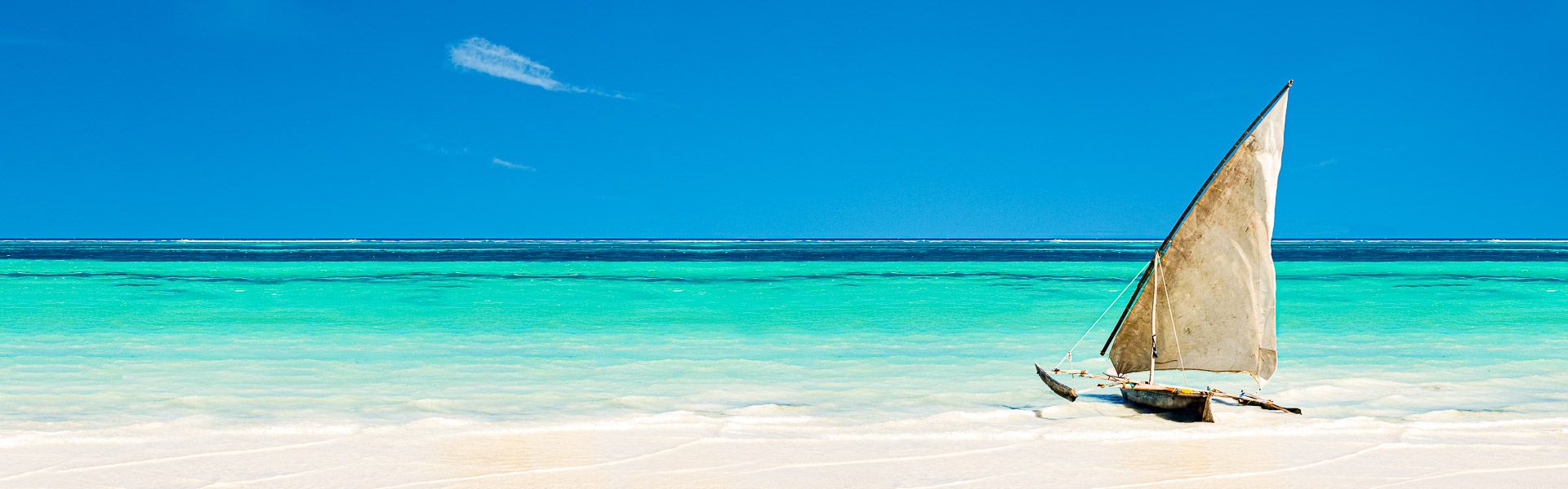 Segelboot am Strand von Sansibar |  Ed Telling, iStockphoto.com / Chamleon