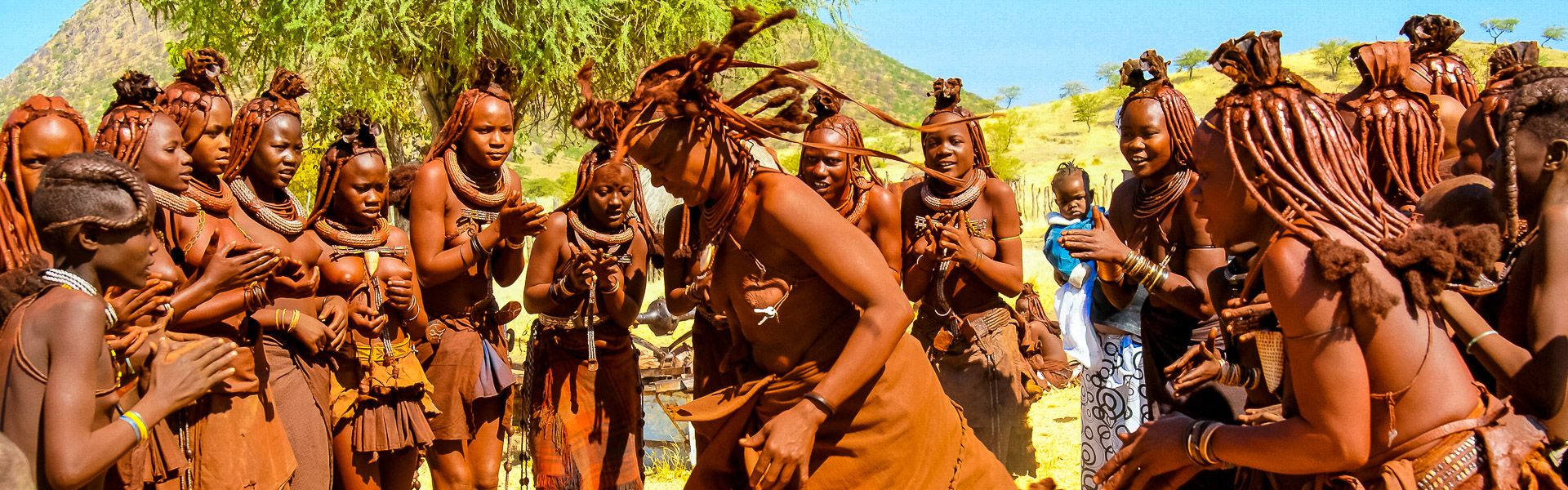 Tanz der Himba-Frauen |  Elke Jatzkowski / Chamleon