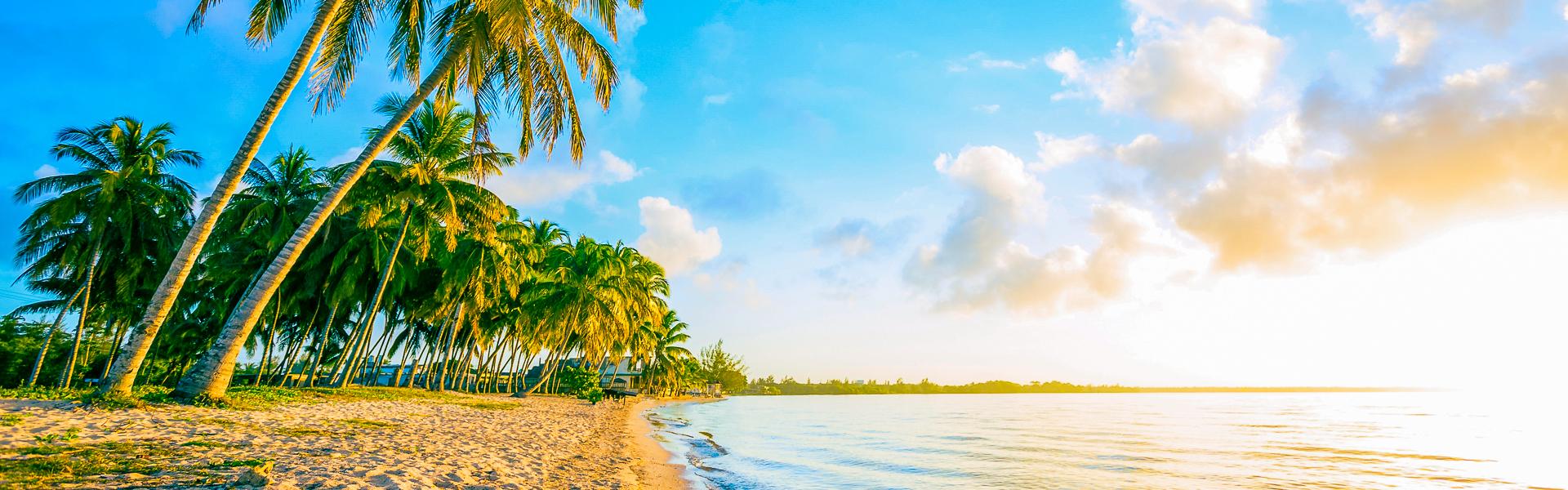 Strand in der Bay of Pigs |  Michal Krakowiak, iStockphoto.com / Chamleon