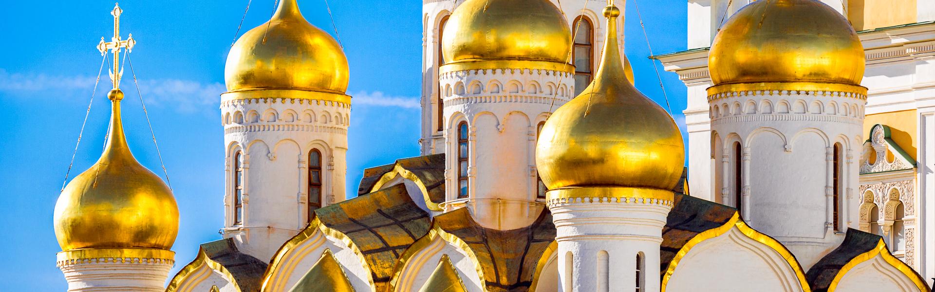 Goldene Kuppeln der Russischen Kirche |  Mordolff, iStockphoto.com / Chamleon