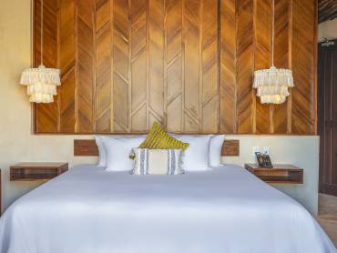 Nerea Tulum |  Ione Green, Nerea Tulum / Chamleon