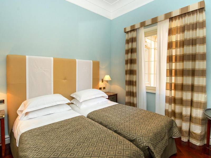 Grand Hotel Piazza Borsa |  Grand Hotel Piazza Borsa / Chamleon