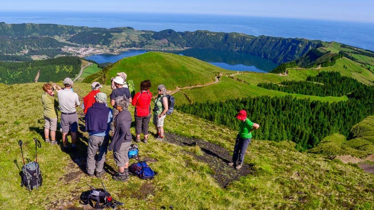 Wandern oberhalb des Kraters Sete Cidades | © Eduardo Costa, Melo Travel / Chamäleon Wandern oberhalb des Kraters Sete Cidades | © Eduardo Costa, Melo Travel / Chamäleon