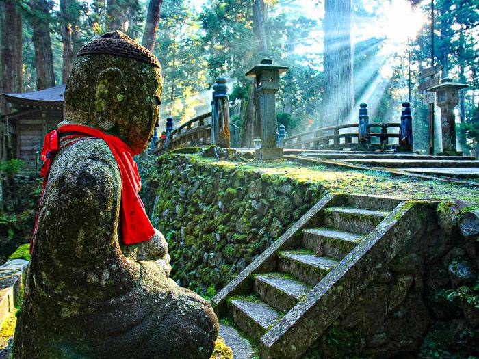 Auf dem Klosterberg Koya-San | Neale Cousland, iStockphoto.com / Chamleon