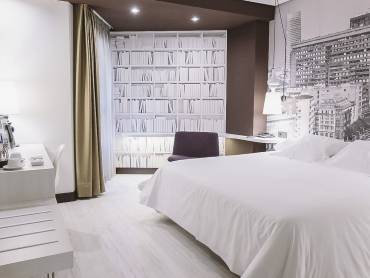 Hotelzimmer |  Mick Habgood, Hotel Abando / Chamleon