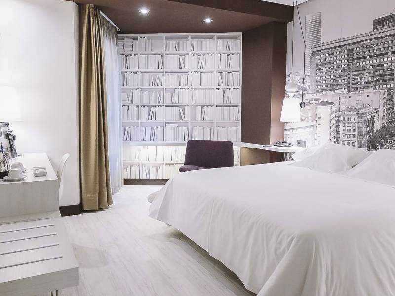 Hotelzimmer |  Mick Habgood, Hotel Abando / Chamleon