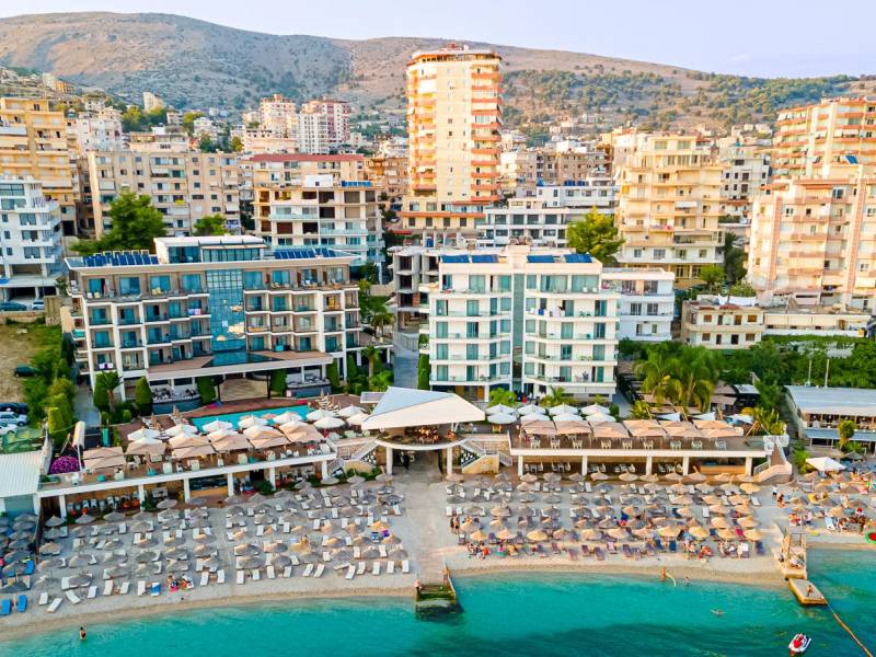 Andon Lapa Hotel & Spa |  Andon Lapa Hotel & Spa / Chamleon