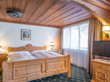 Hotel Gletschergarten Zimmer |  MAMO Photography, Hotel Gletschergarten / Chamleon