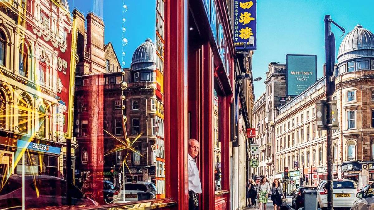 Stadtbummel in Glasgow |  Zach Rowlandson, Unsplash / Chamleon