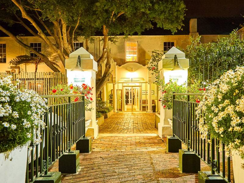 Hermanus Windsor Hotel  |  Deon Duncan, Hermanus Windsor Hotel / Chamleon