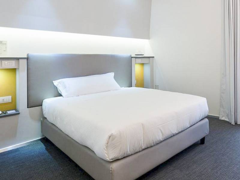 Hotel Executive Inn |  Hotel Executive Inn / Chamleon