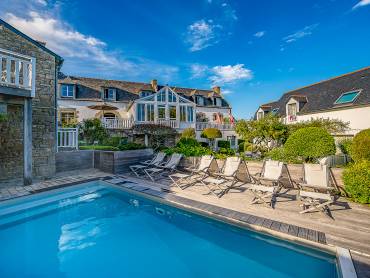 Pool und Terrasse |  Le Lodge Kerisper / Chamleon