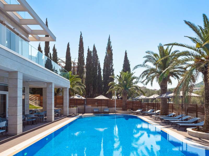 Ami Hotel |  Ami Hotel / Chamleon