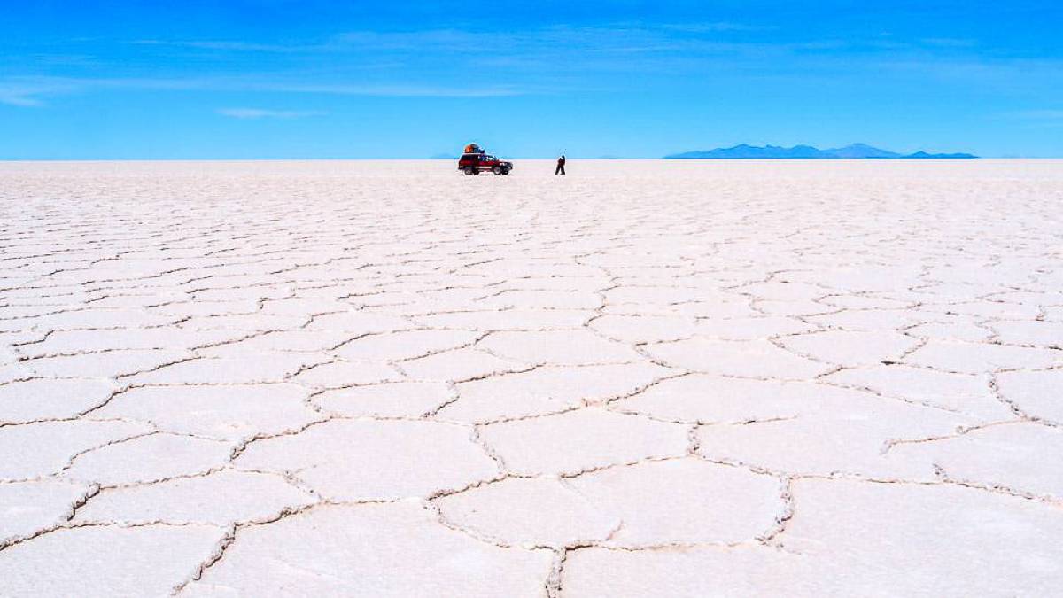 Salzebene in der Salar de Uyuni | © Holger Mette, iStockphoto.com / Chamäleon Salzebene in der Salar de Uyuni | © Holger Mette, iStockphoto.com / Chamäleon