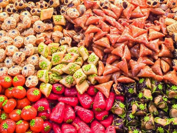 Süsse Spezialitäten auf dem Markt | © Gerrit Groenewold / Chamäleon Süsse Spezialitäten auf dem Markt | © Gerrit Groenewold / Chamäleon