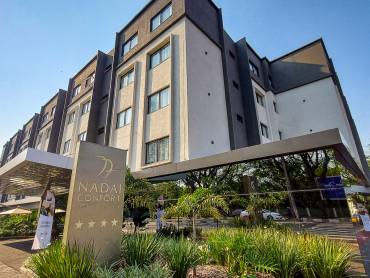 Gebaeude |  Nadai Confort Hotel & Spa / Chamleon
