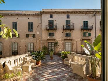 Grand Hotel Piazza Borsa |  Grand Hotel Piazza Borsa / Chamleon