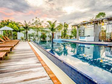 Long Set Resort in Koh Rong |  Daniel Rivas, Long Set Resort / Chamleon