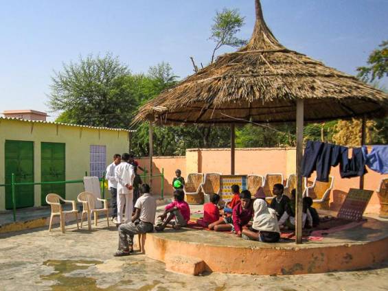 Sonnenschutz fr den Aufenthalt im Freien |  Adarsh Manovikas / Chamleon
