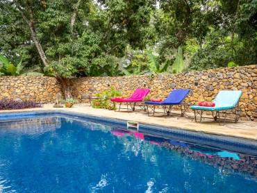 Mount Meru Game Lodge |  Paul Joynson-Hicks, Mount Meru Game Lodge / Chamleon