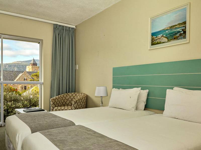Hermanus Windsor Hotel  |  Deon Duncan, Hermanus Windsor Hotel / Chamleon