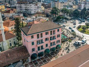 Hotel Boka |  Hotel Boka / Chamleon