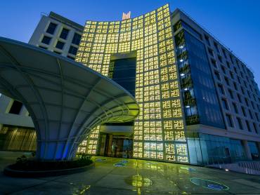 Grand Millennium Muscat |  Karl Blackwell, Grand Millennium Muscat / Chamleon