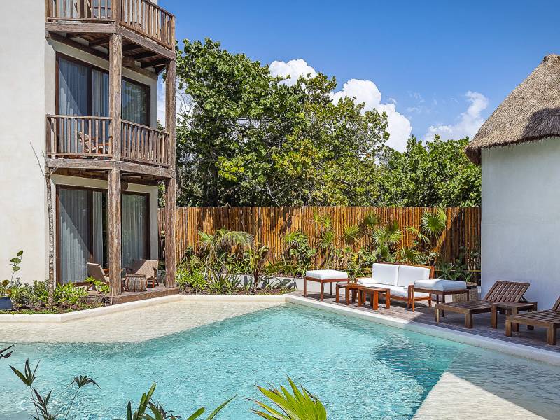 Nerea Tulum |  Ione Green, Nerea Tulum / Chamleon