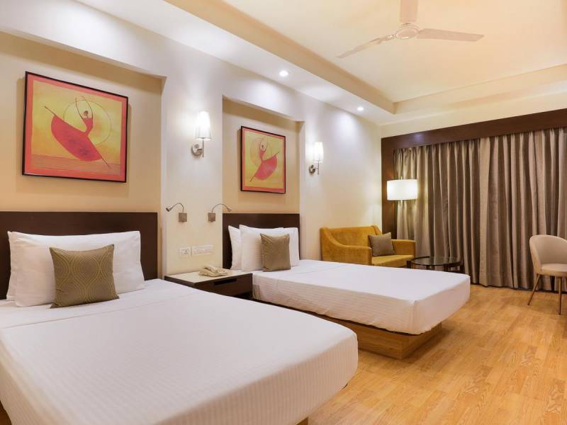 Lemon Tree Bangalore |  Royal Or Lemon Tree Bangalore / Chamleon