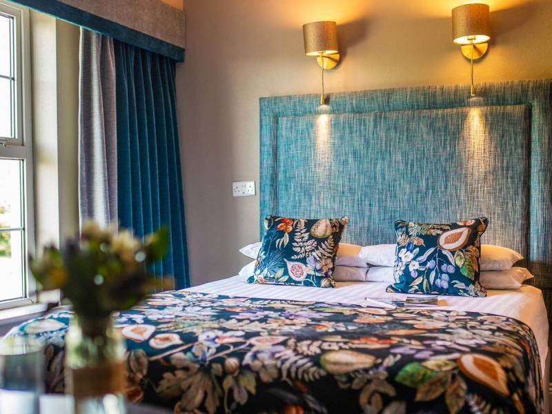 Falls Hotel & Spa |  Falls Hotel & Spa / Chamleon