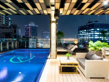 Northern Charm Hotel |  Tan, Northern Charm Hotel / Chamleon