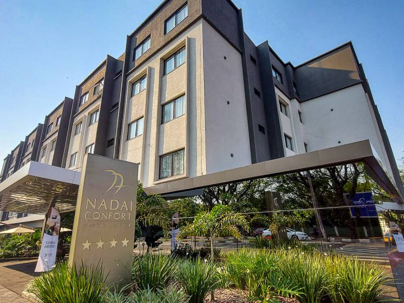 Gebaeude |  Nadai Confort Hotel & Spa / Chamleon
