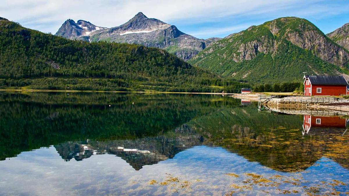 Landschaft auf den Vesteralen | © Simon Brenner, Unsplash / Chamäleon Landschaft auf den Vesteralen | © Simon Brenner, Unsplash / Chamäleon