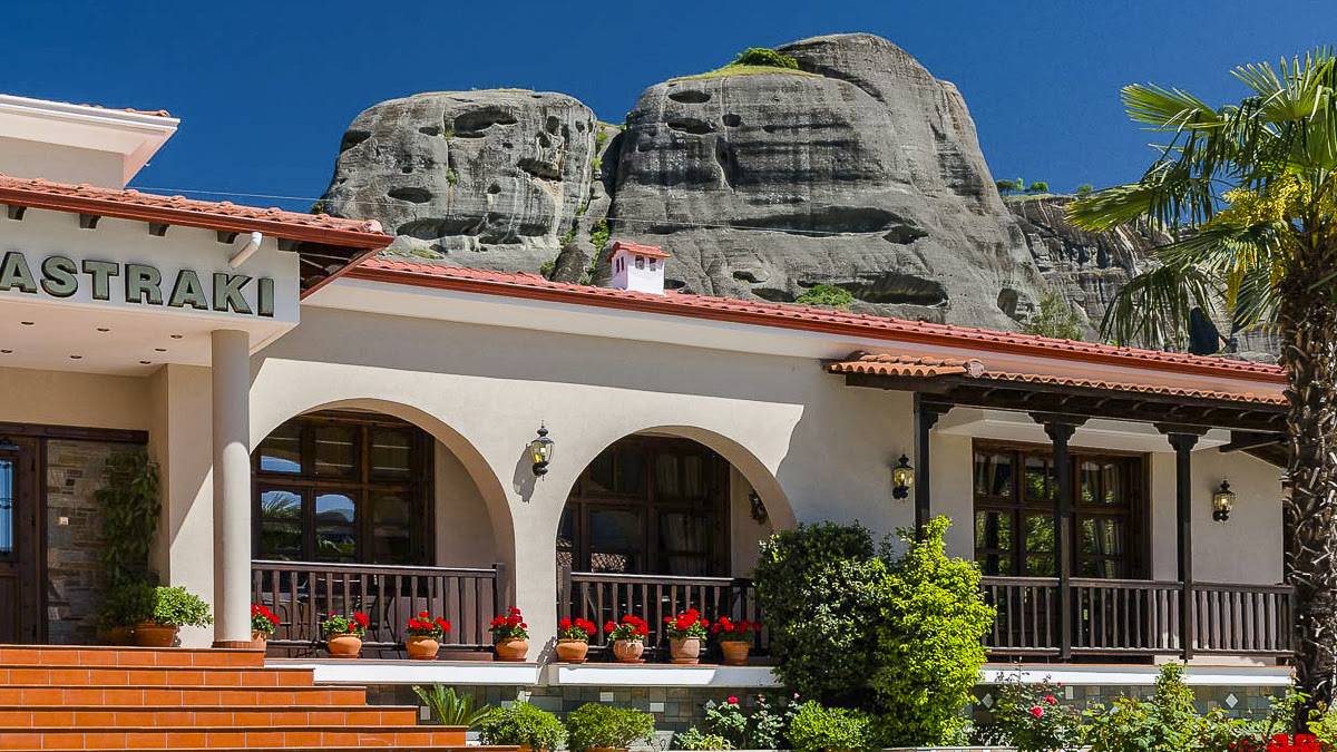 Hotel Kastraki  |  Dimitris Ntagiamas, Hotel Kastraki / Chamleon
