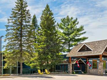 Hidden Valley Resort |  Hidden Valley Resort / Chamleon