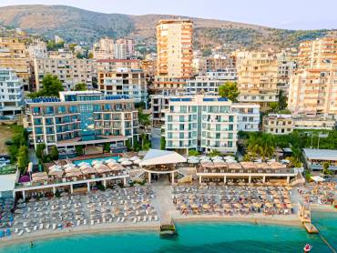 Andon Lapa Hotel & Spa |  Andon Lapa Hotel & Spa / Chamleon