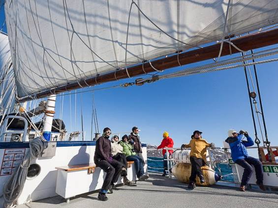 An Deck, Rembrandt van Rijn |  Rolf Stange, Oceanwide Expedition / Chamleon