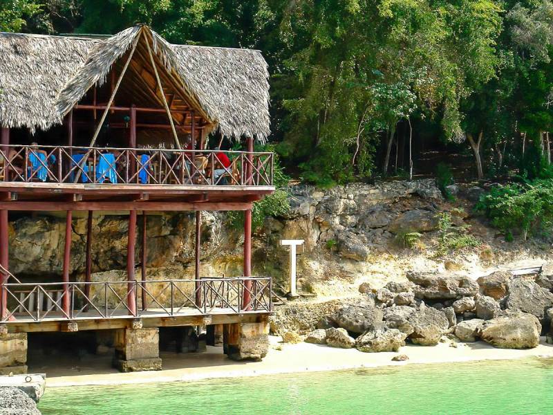 Villa Cayo Saetia |  Villa Cayo Saetia / Chamleon
