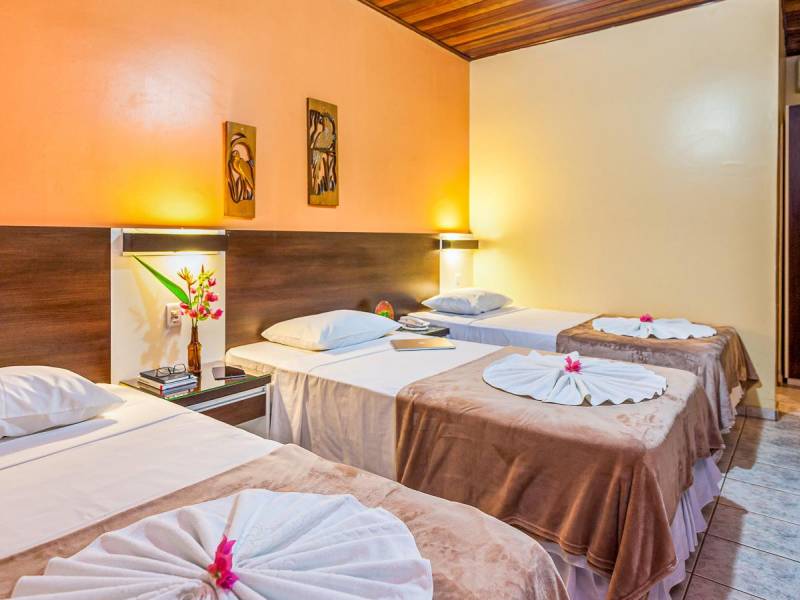 Pousada Piuval |  Weverson Rocio, Piuval Lodge / Chamleon