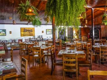 Restaurant |  Monteverde Country Lodge / Chamleon