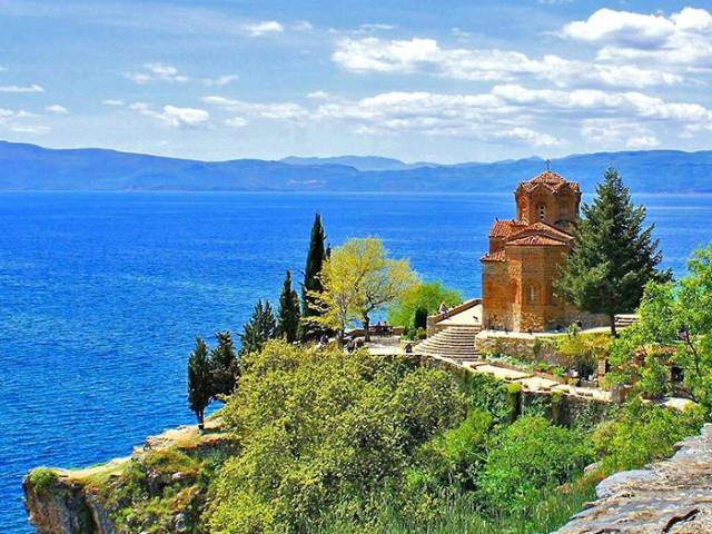 Kirche des Heiligen Johannes von Kaneo am Ohridsee |  MacSun Travel Skopje / Chamleon
