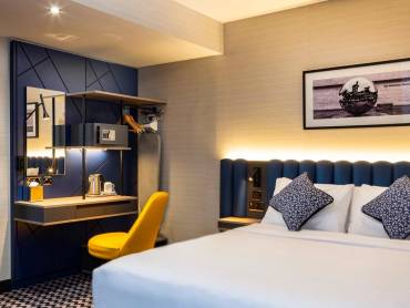 Hotel Academy Plaza |  Phelim Connolly, Hotel Academy Plaza / Chamleon
