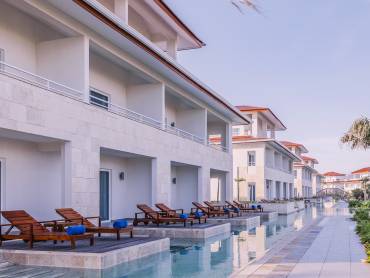 Iberostar Coral Esmeralda Pool |  Iberostar Coral Esmeralda / Chamleon