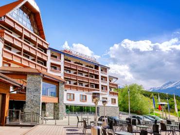 St. Ivan Rilski Hotel |  Dragomirushev Photography, St. Ivan Rilski Hotel / Chamleon