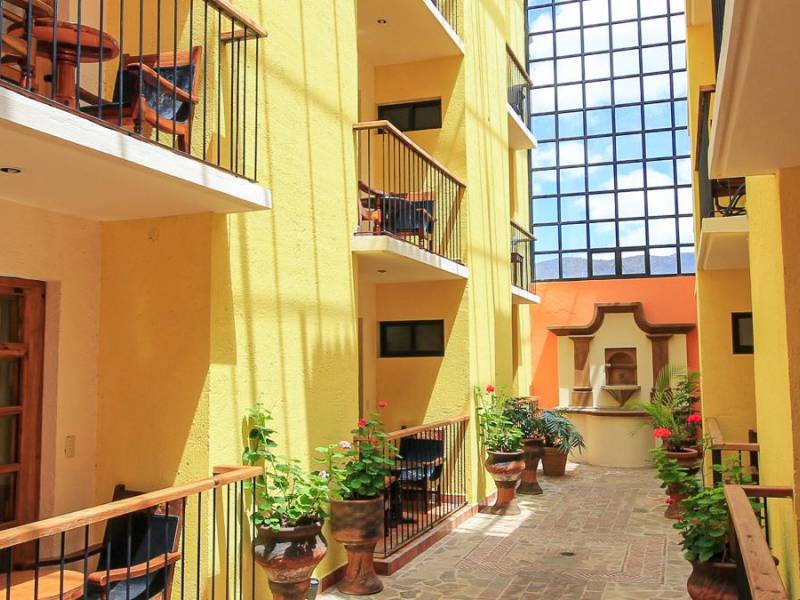 Hotel Diego De Mazariegos |  Hotel Diego De Mazariegos / Chamleon