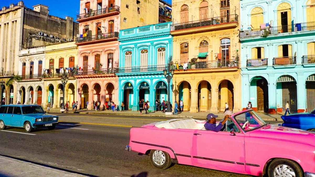 Oldtimer auf den Straßen von Havanna | © Katrin Hübler / Chamäleon Oldtimer auf den Straßen von Havanna | © Katrin Hübler / Chamäleon