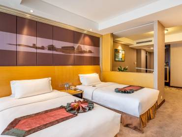 Titan Times Hotel |  YOUZI, Titan Times Hotel / Chamleon