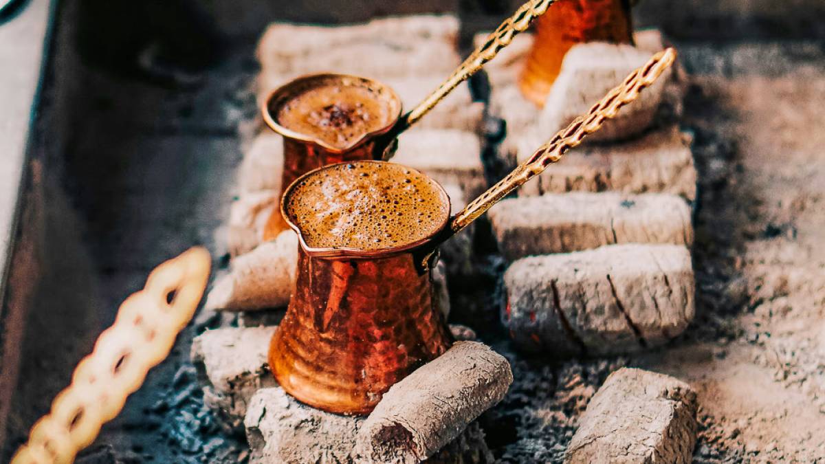 Türkischer Kaffee | © Abdullah Al Mallah, Unsplash / Chamäleon Türkischer Kaffee | © Abdullah Al Mallah, Unsplash / Chamäleon